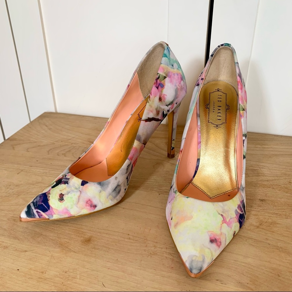 Ted Baker London pointed tow floral stilettos